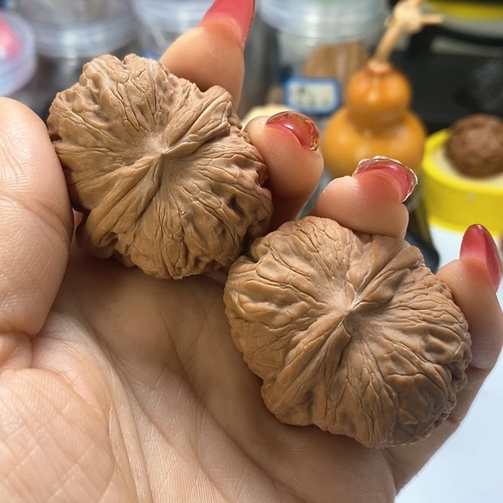 文玩核桃把件蓝*元宝微黄