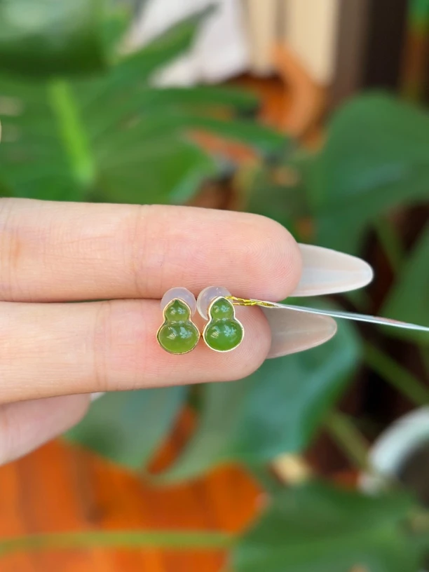 3657和田玉18k金镶嵌葫芦耳钉多样性发其一