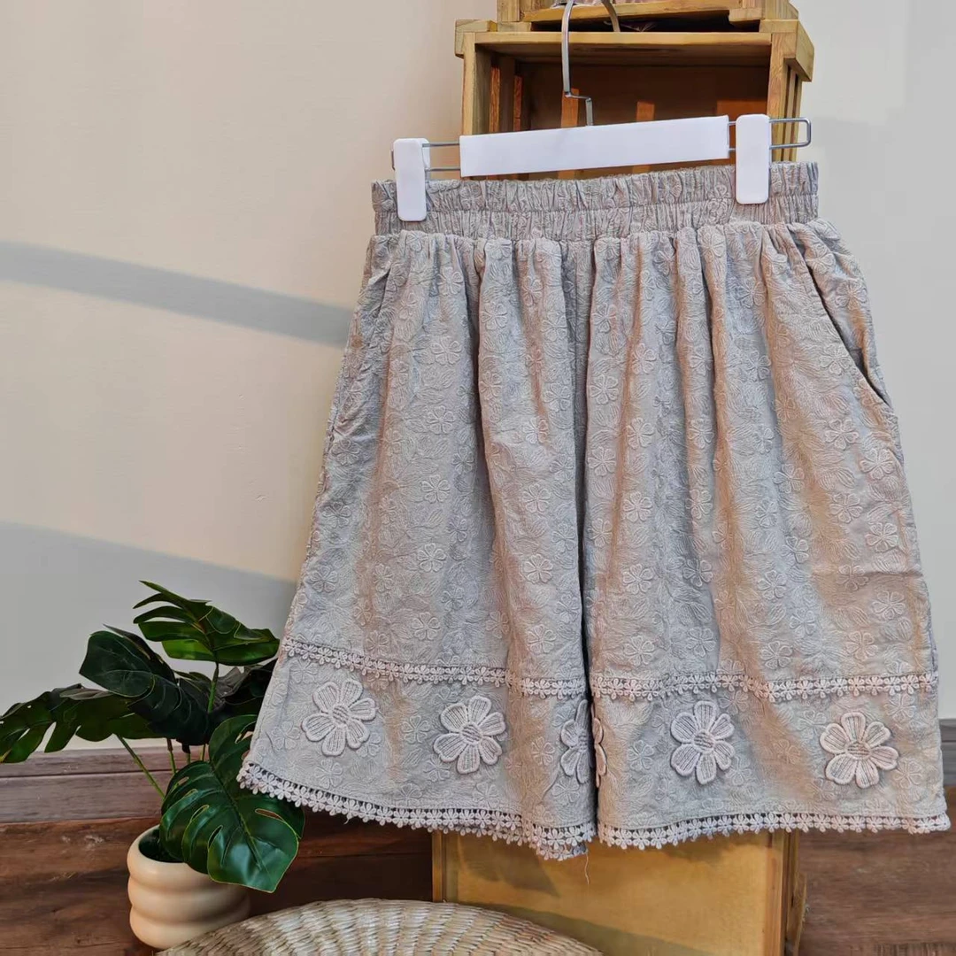 【云目悠悠】春夏新款时尚花朵刺绣时尚短裤-2025623