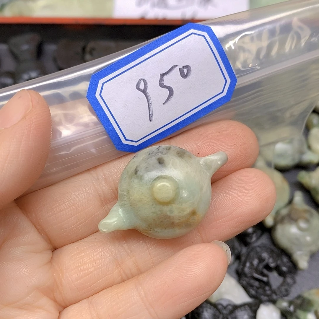 蛇纹石玉颈饰未镶嵌950