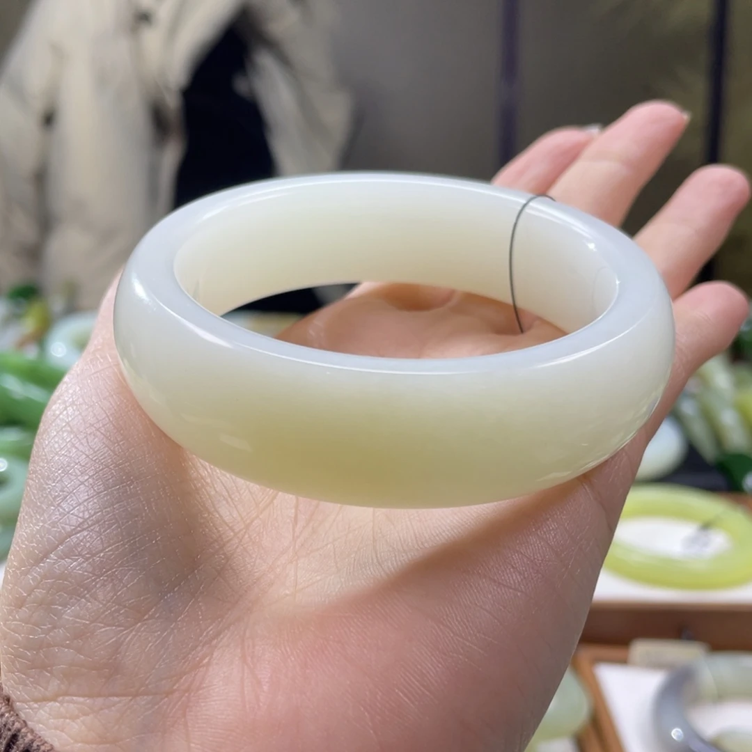 和田玉未镶嵌手镯5758圈