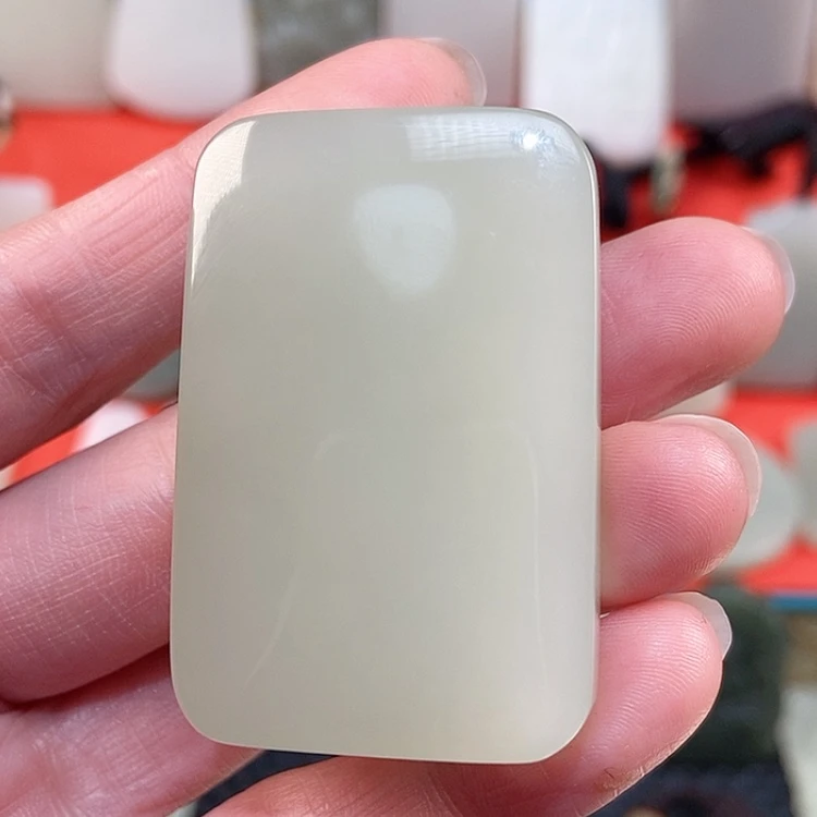 【闪购商品】颈饰未镶嵌和田玉董*兔