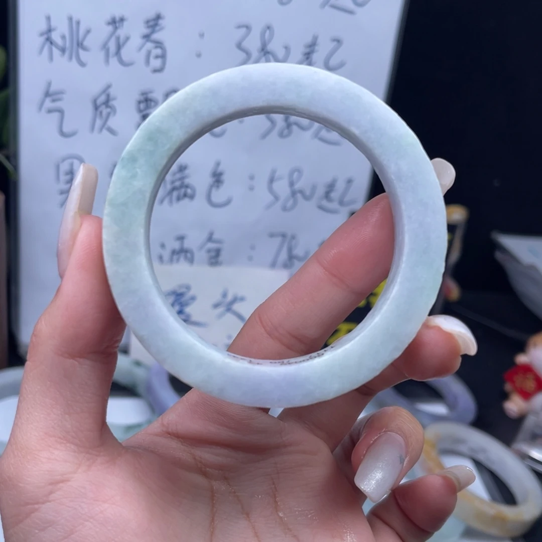 定制翡翠未镶嵌手镯