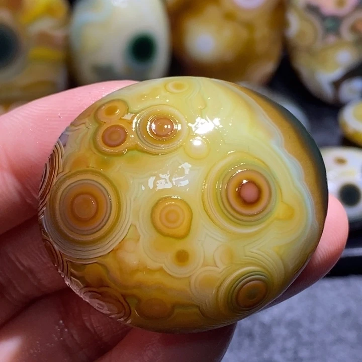 玛瑙/玉髓未镶嵌珠宝奇石137