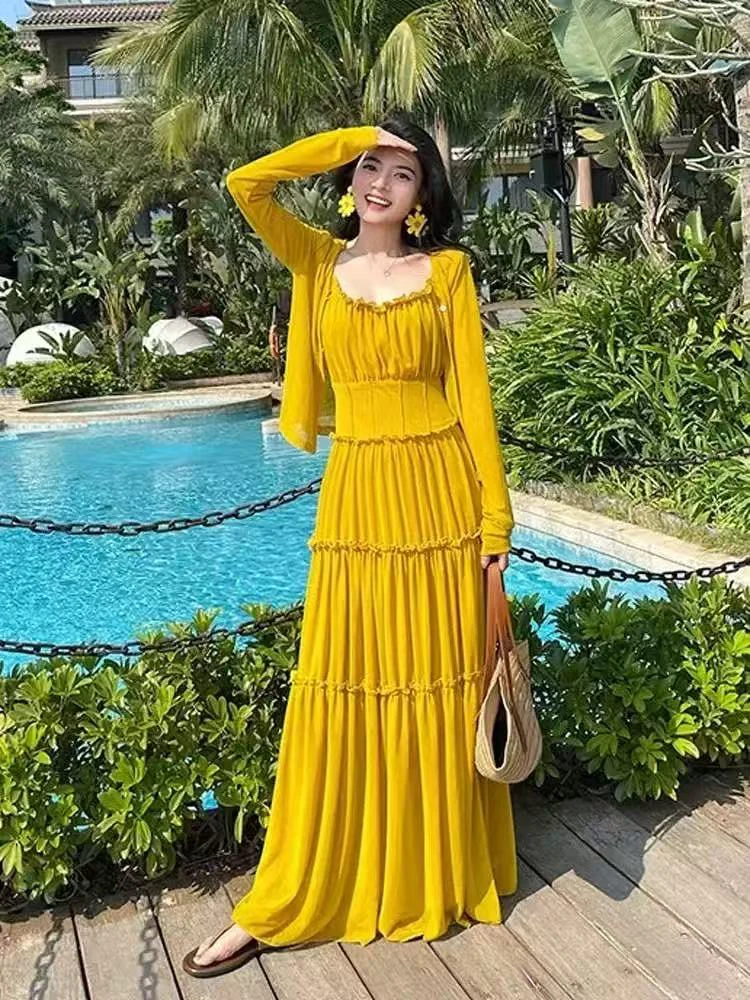 法式黄色吊带连衣裙女夏海边沙滩度假收腰网纱长裙两件套