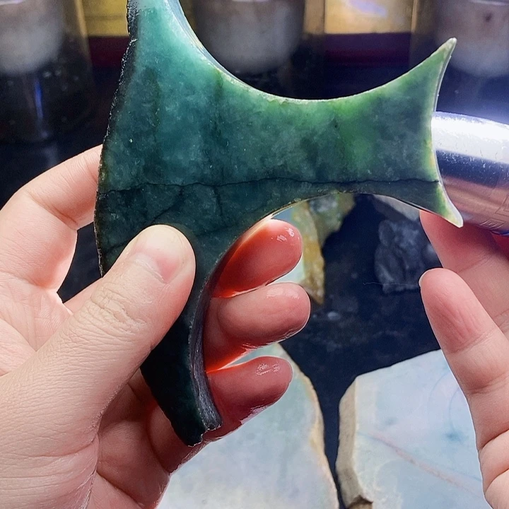 翡翠未镶嵌颈饰毛料5