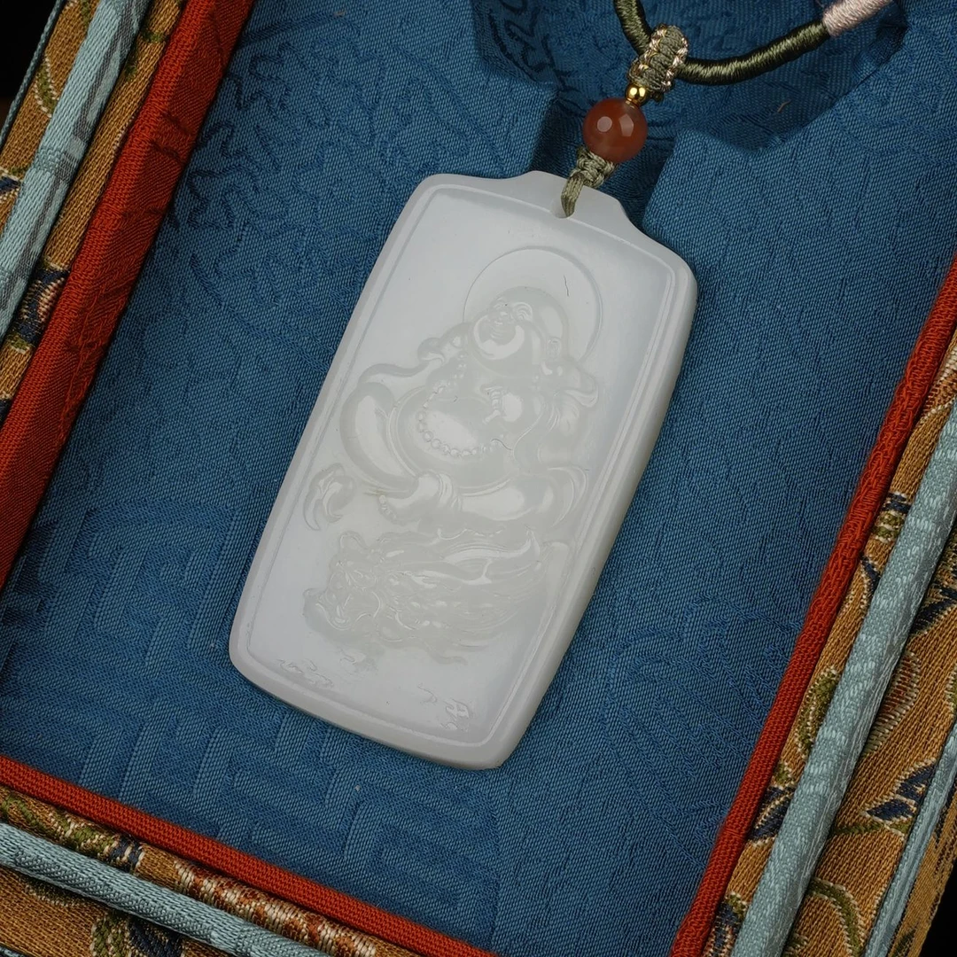 XX02433二十世纪和田玉弥勒牌