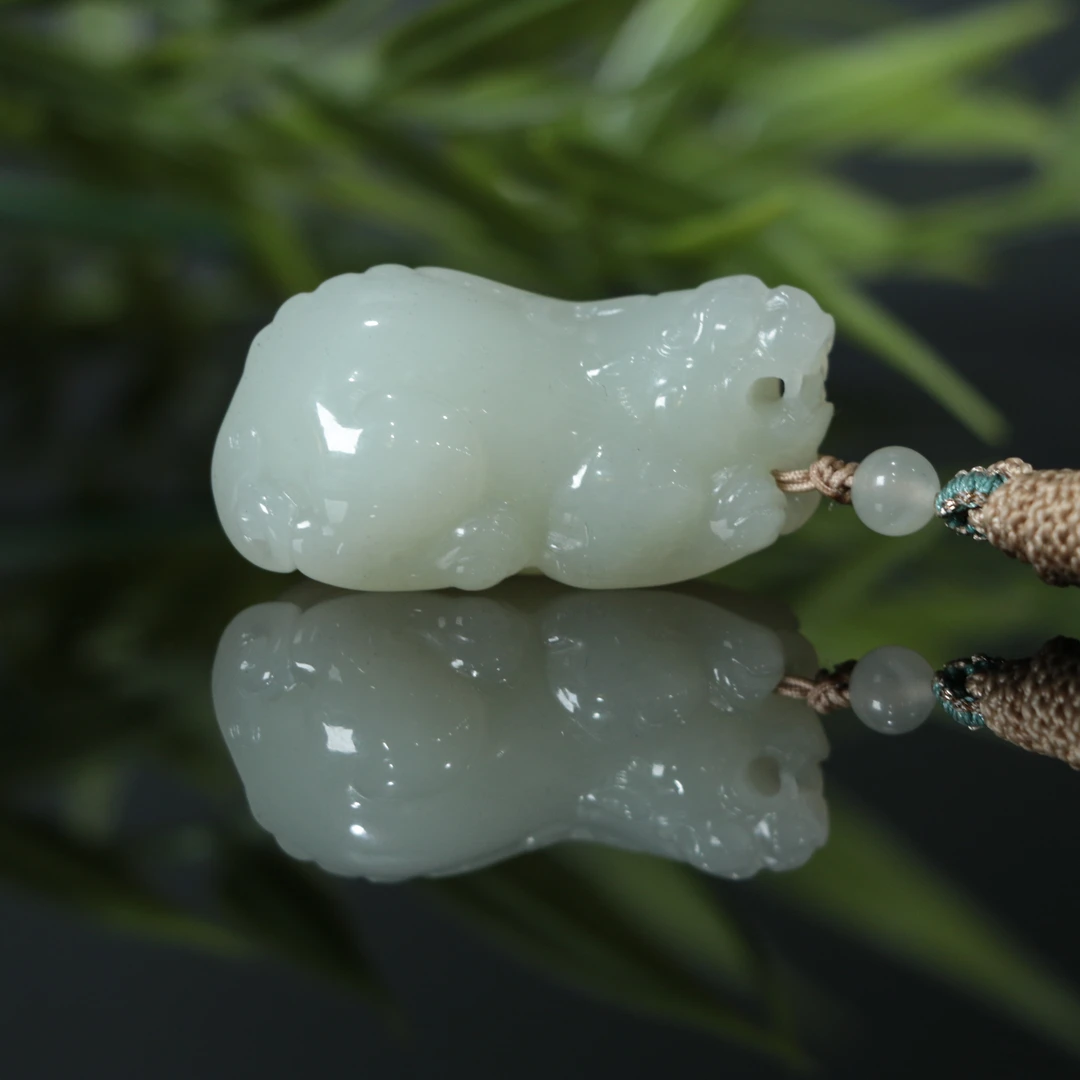 1207GC8832和田玉挂件