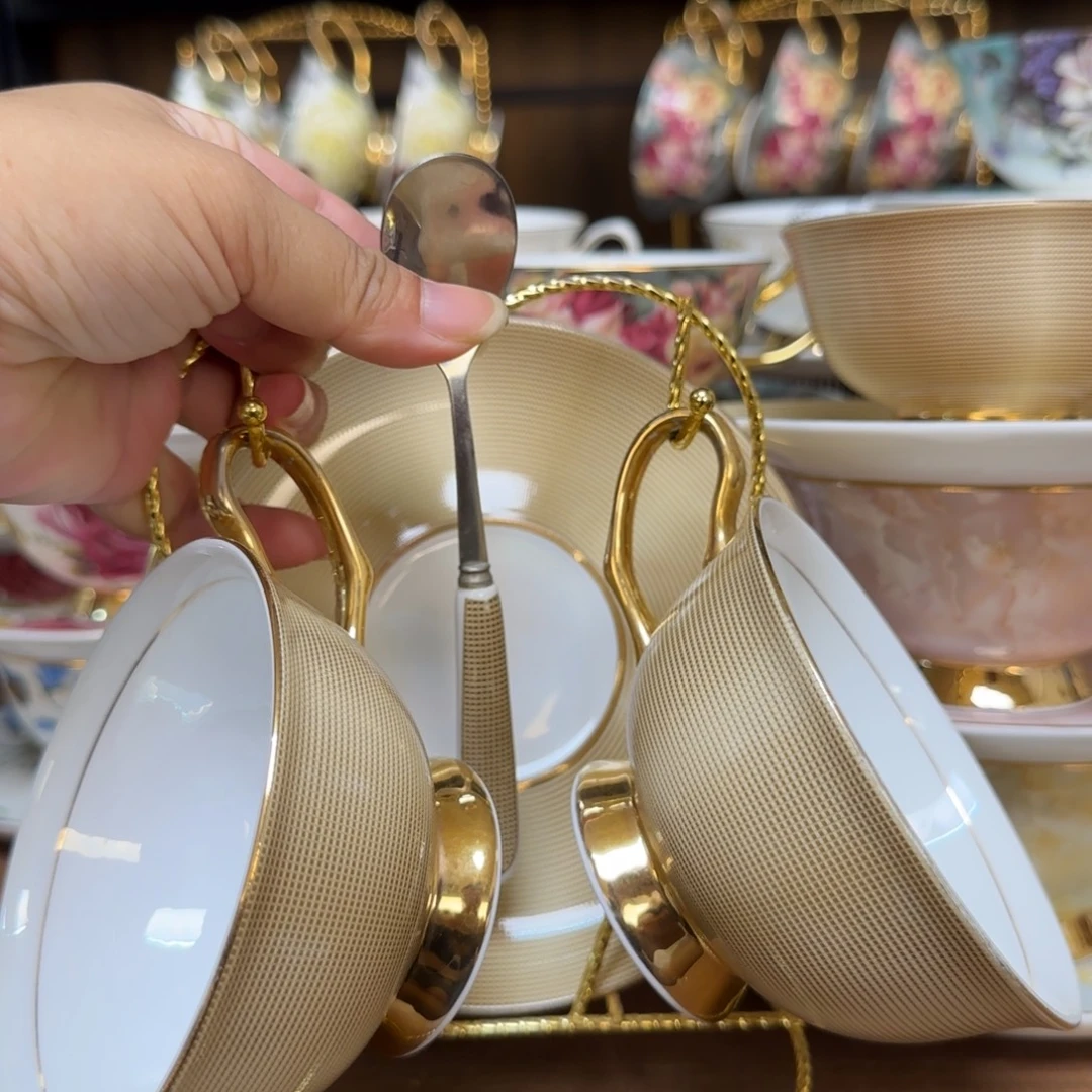 45%以上骨粉骨瓷金色两杯碟送杯架快递装