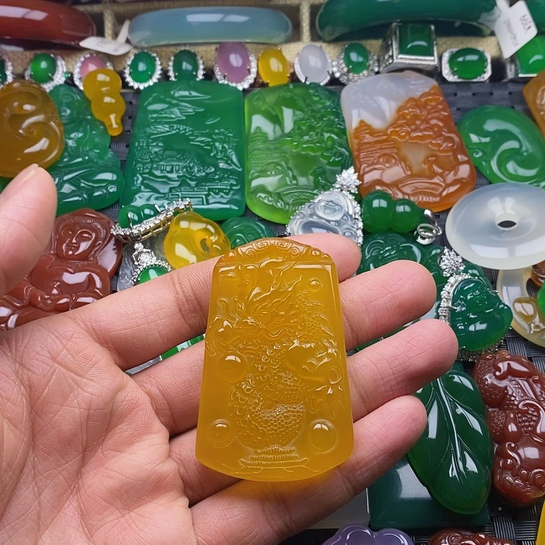 歡***哥未镶嵌颈饰玛瑙/玉髓