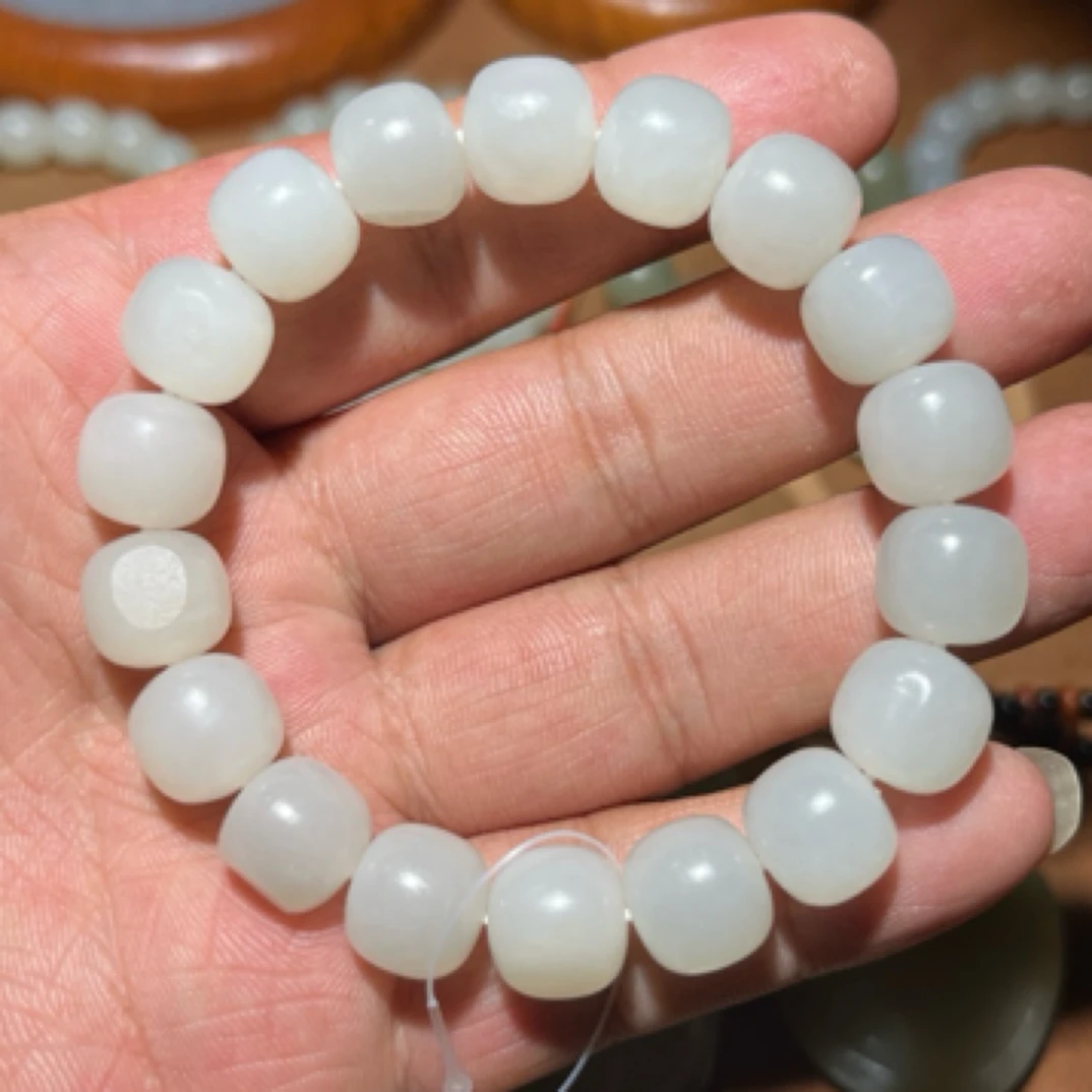 白玉老型珠手串珠径约12mm男女通戴