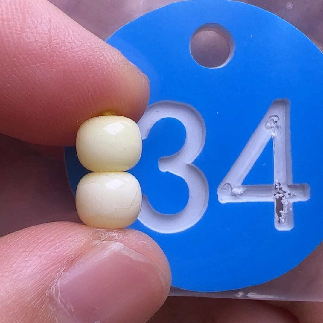 未镶嵌蜜蜡裸石6.5m m