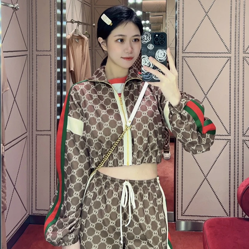 未使用 GUCCI/古驰 满印侧标织带女装长袖运动气质短款外套卡其色