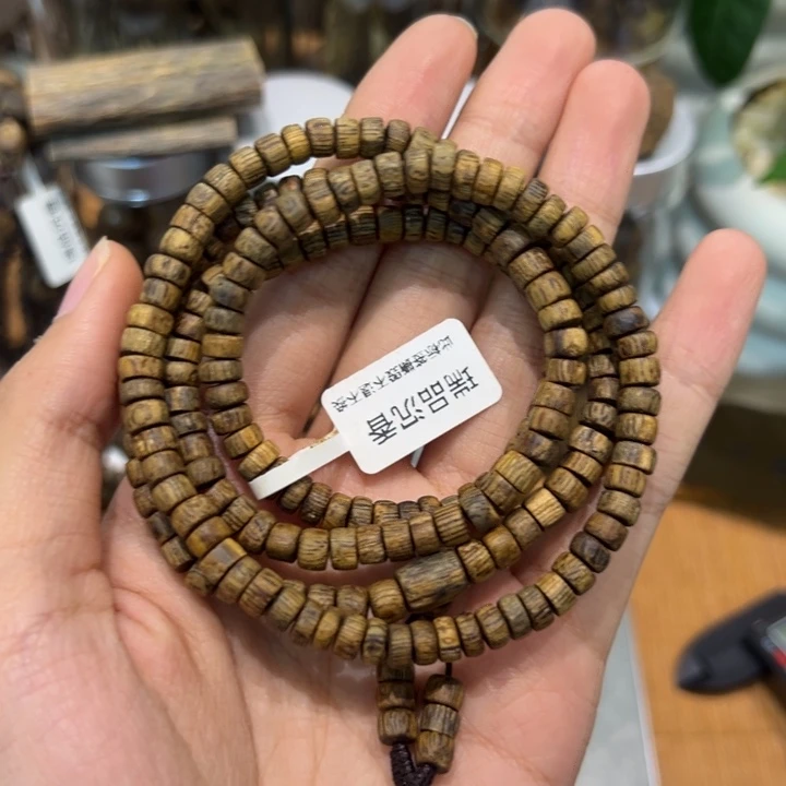 大***o沉香碎屑沉香0.6厚片珠