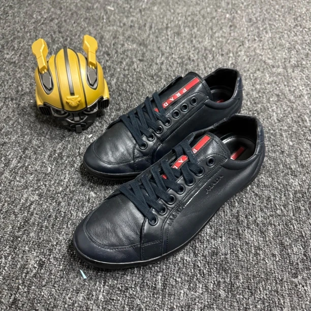 95新 Prada/普拉达 /41.5码/蓝黑全皮休闲鞋/公价4500