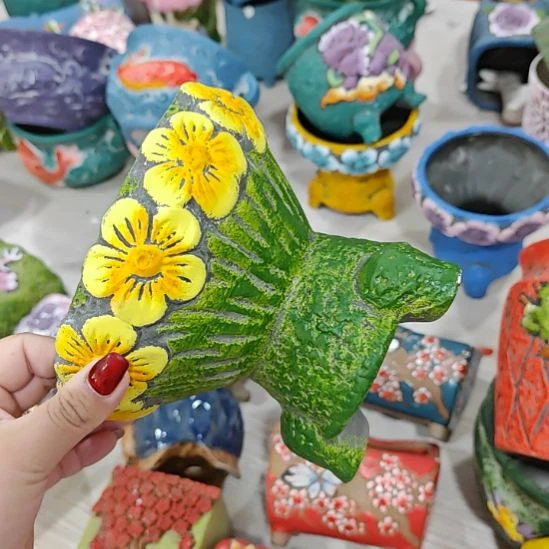 当场拍满15元发货不凑不发，花盆盆口不方不圆有针孔黑点是正常的，