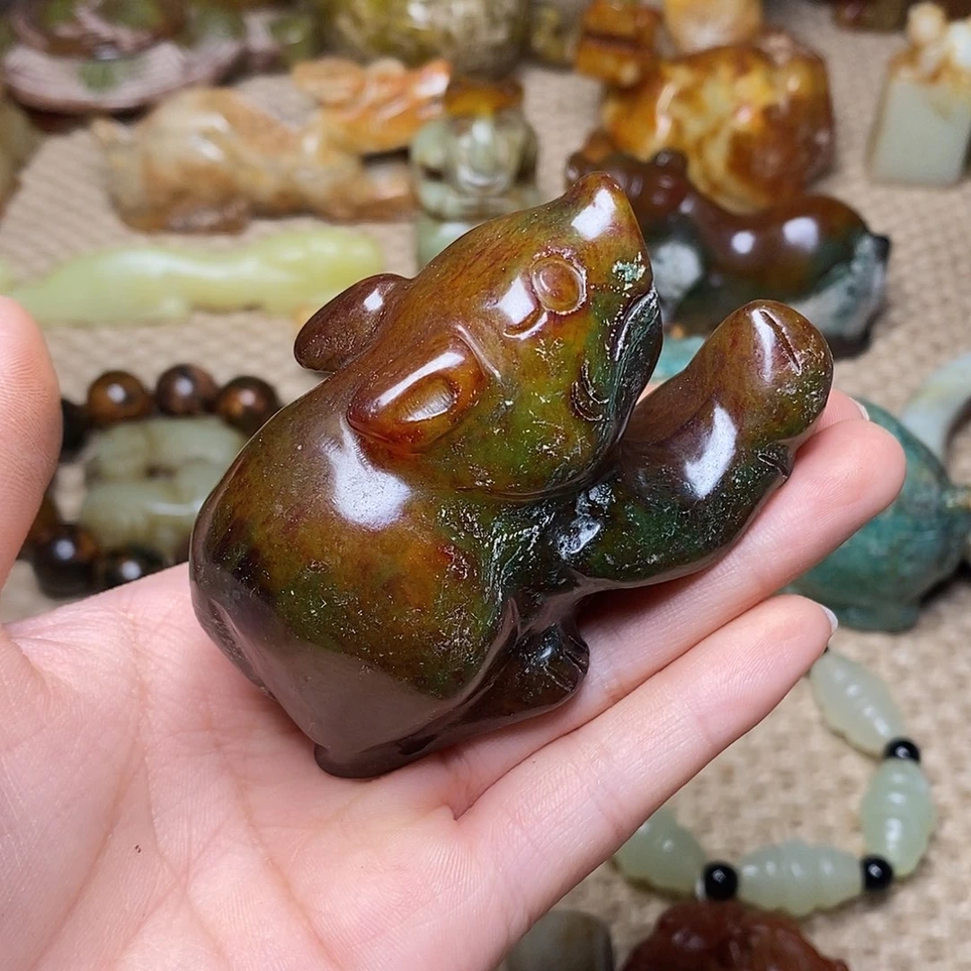 蛇纹石玉未镶嵌颈饰