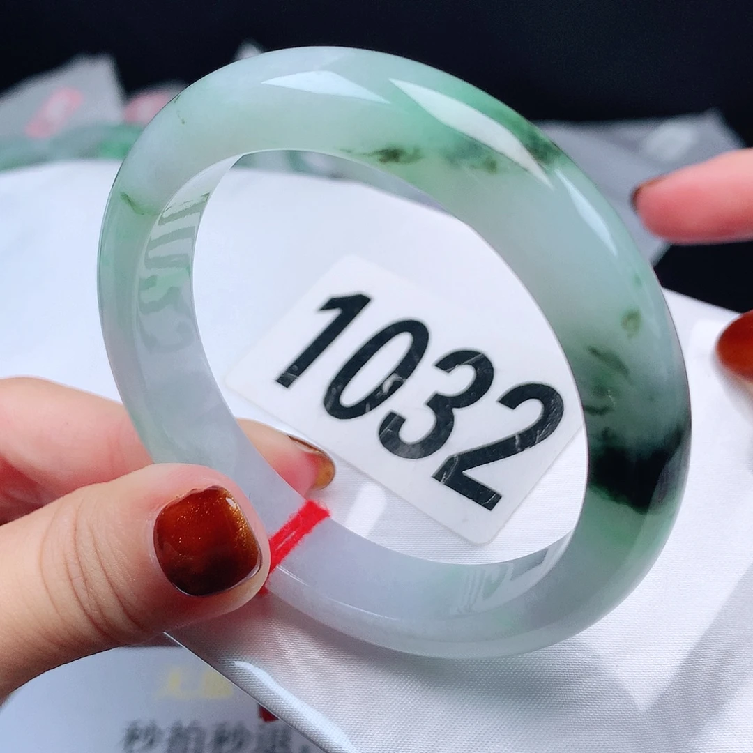 翡翠未镶嵌手镯1032