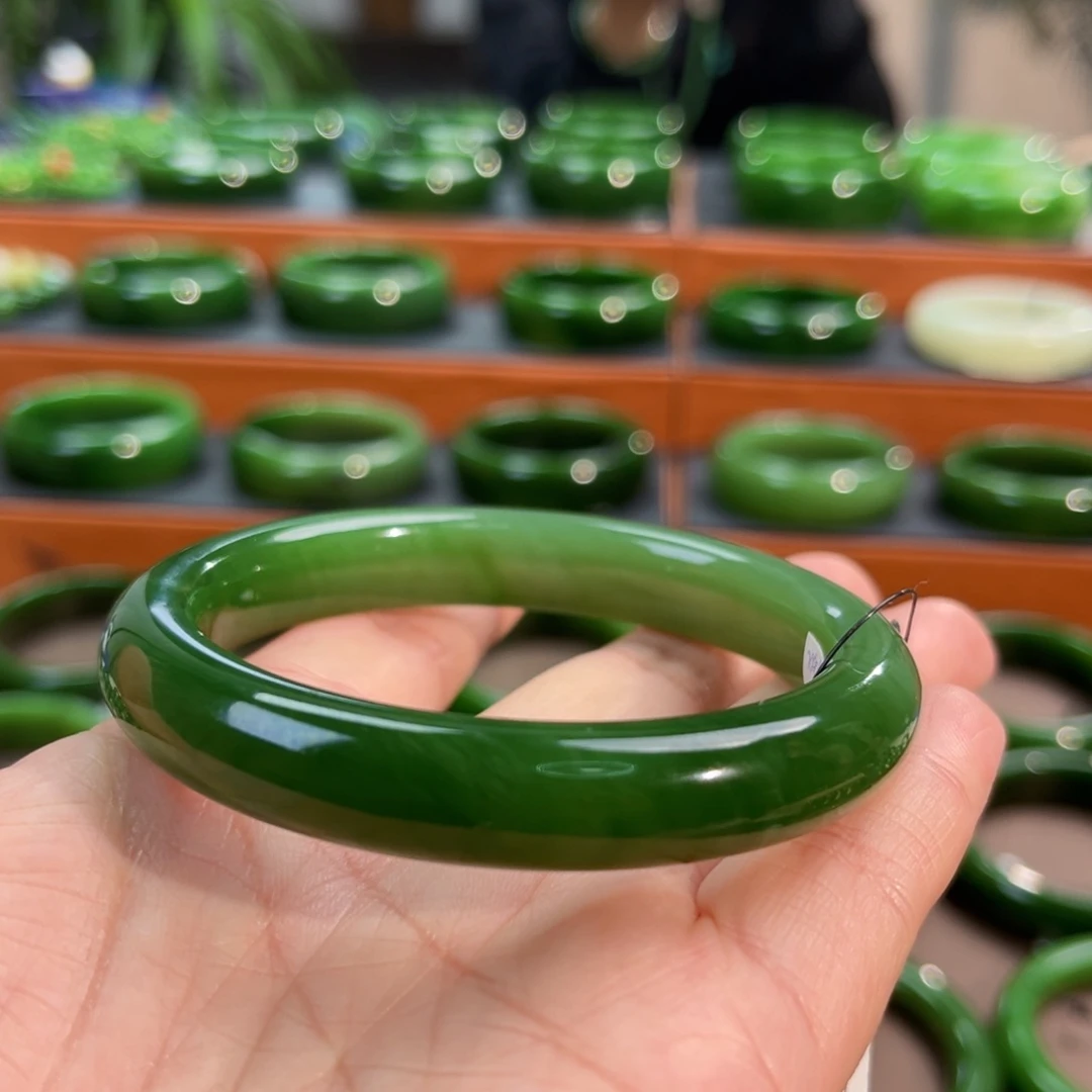 未镶嵌手镯和田玉（碧玉）