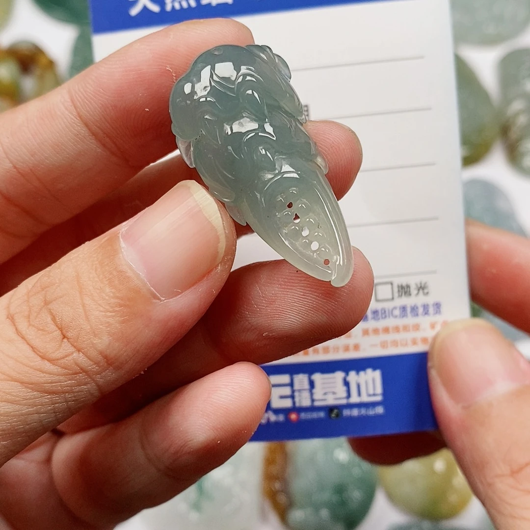 翡翠未镶嵌颈饰蟹钳