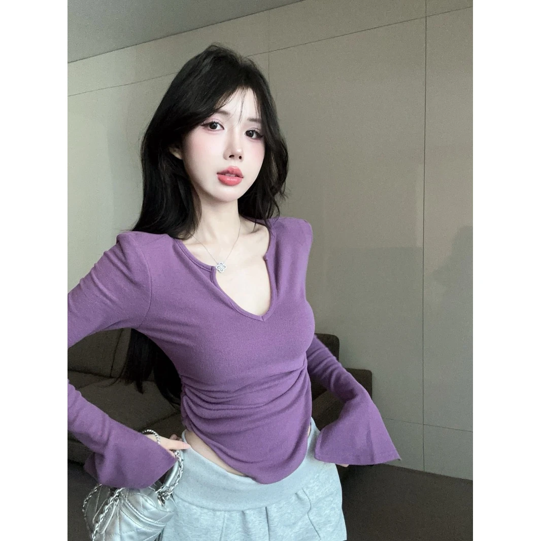 纯欲辣妹风紫色V领长袖T恤女早春季新款设计感收腰磨毛打底衫上衣