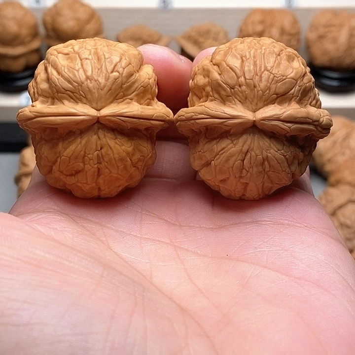 文玩核桃把件勿****过……………………