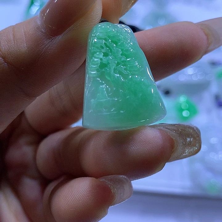 翡翠未镶嵌颈饰天然翡翠A货吊坠