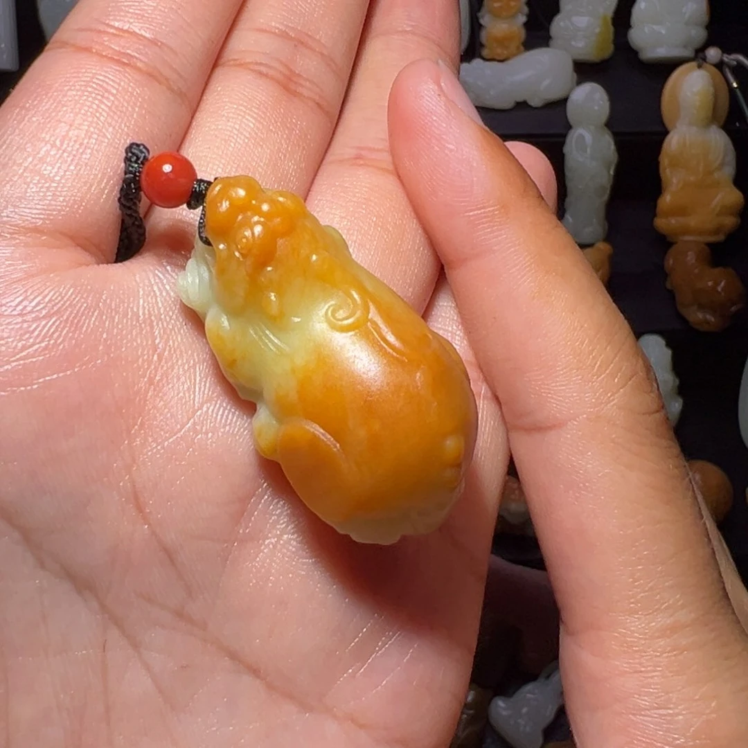 我***哥和田玉未镶嵌颈饰