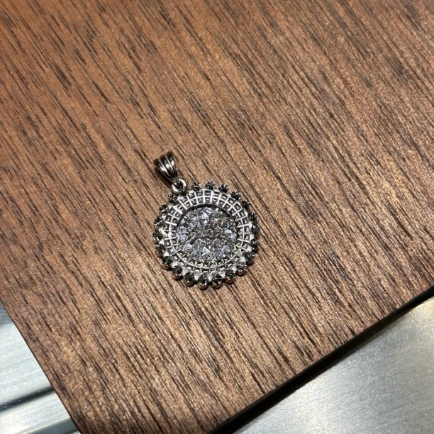 柴尔德珠宝铂金Pt950吊坠【星芒】镂空圆牌吊坠