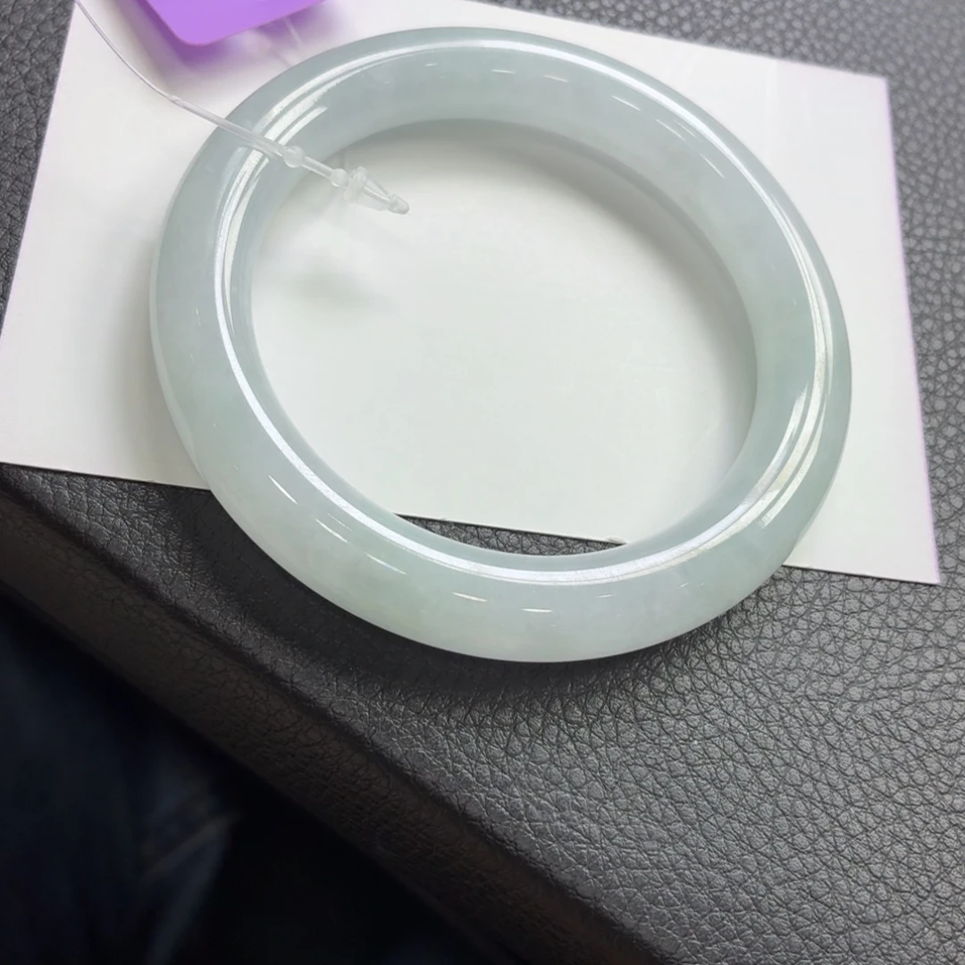 翡翠手镯未镶嵌缅甸a货翡翠手镯