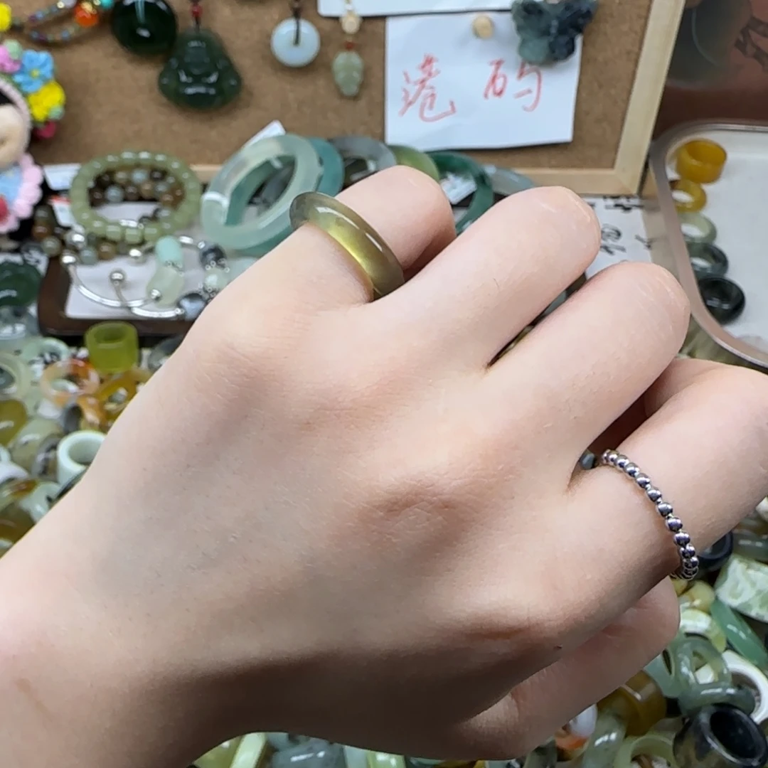 花***梨蛇纹石玉未镶嵌戒指9码