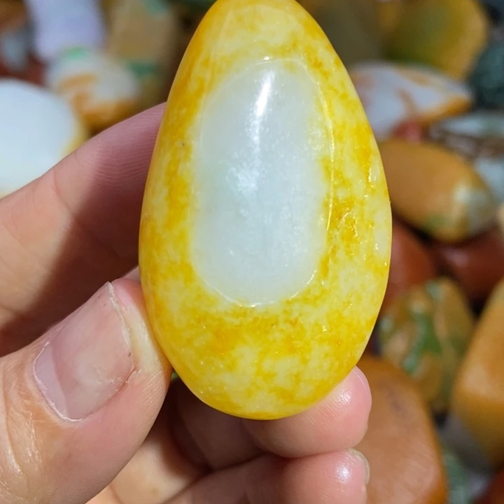 翡翠未镶嵌颈饰缅甸