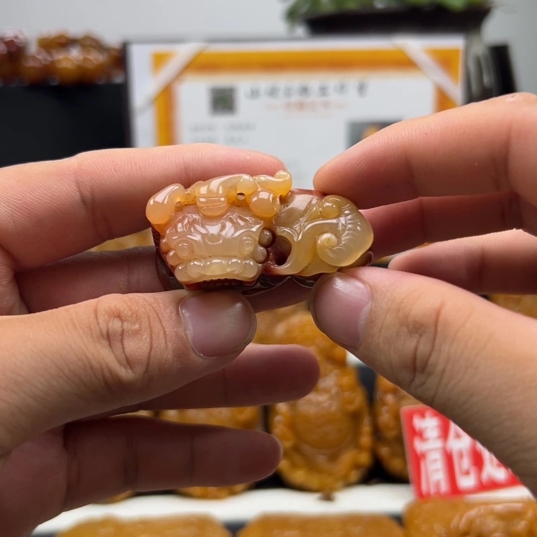 未镶嵌石英质玉（黄龙玉）黄龙玉