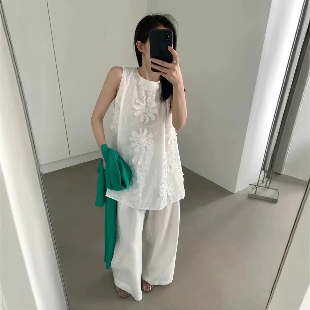 圆领立体花朵刺绣无袖衬衫设计感十足洋气减龄上衣