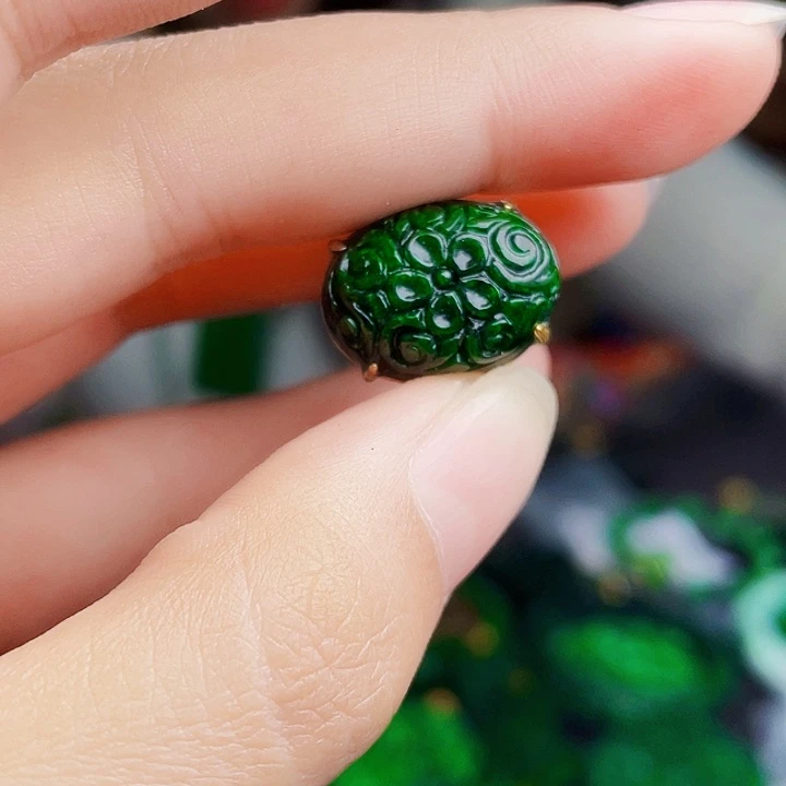 翡翠银S925镶嵌颈饰多样性