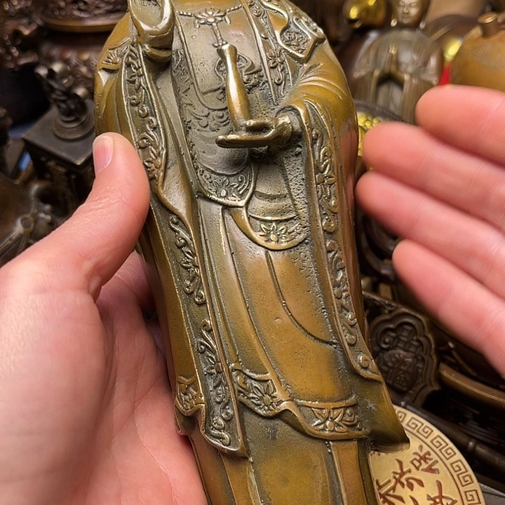 精美铜器批发档口