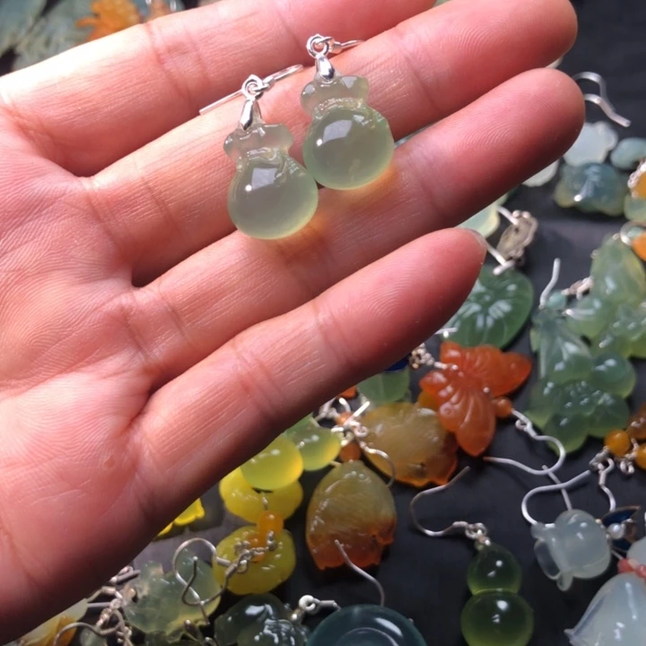 思***念蛇纹石玉未镶嵌耳坠