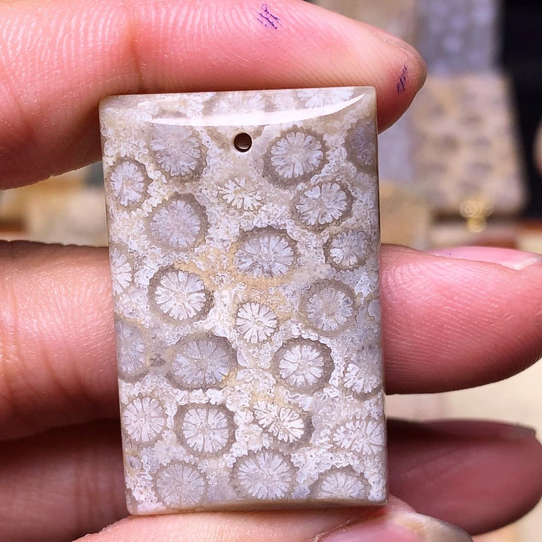 硅化玉珠宝奇石合金钟*