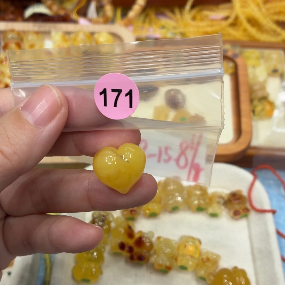 琥珀未镶嵌珠宝奇石