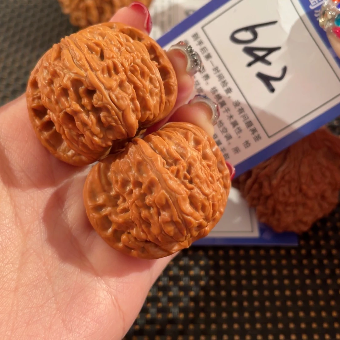 文玩核桃把件642号40尺白狮子