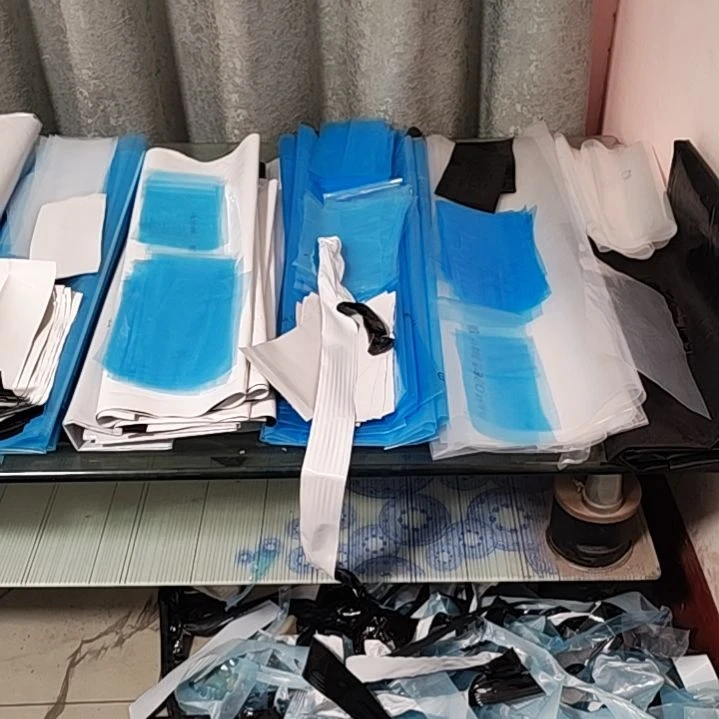 稳***哥3*13*12丝白膜裁剪一张