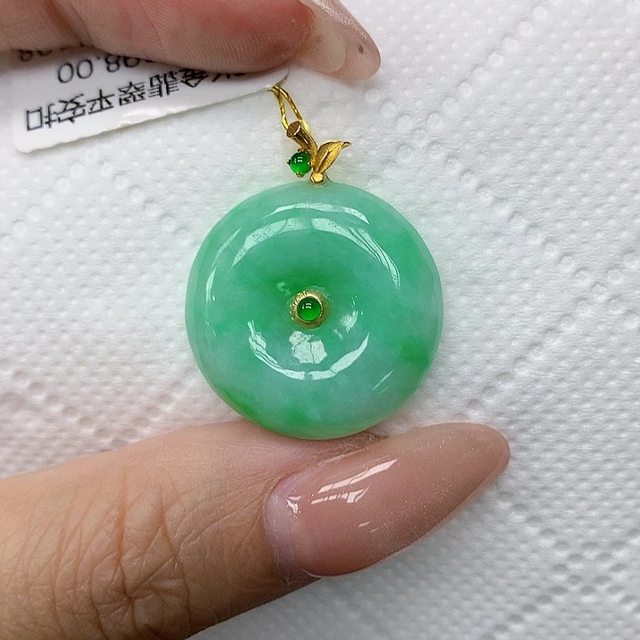 颈饰18K金镶嵌翡翠