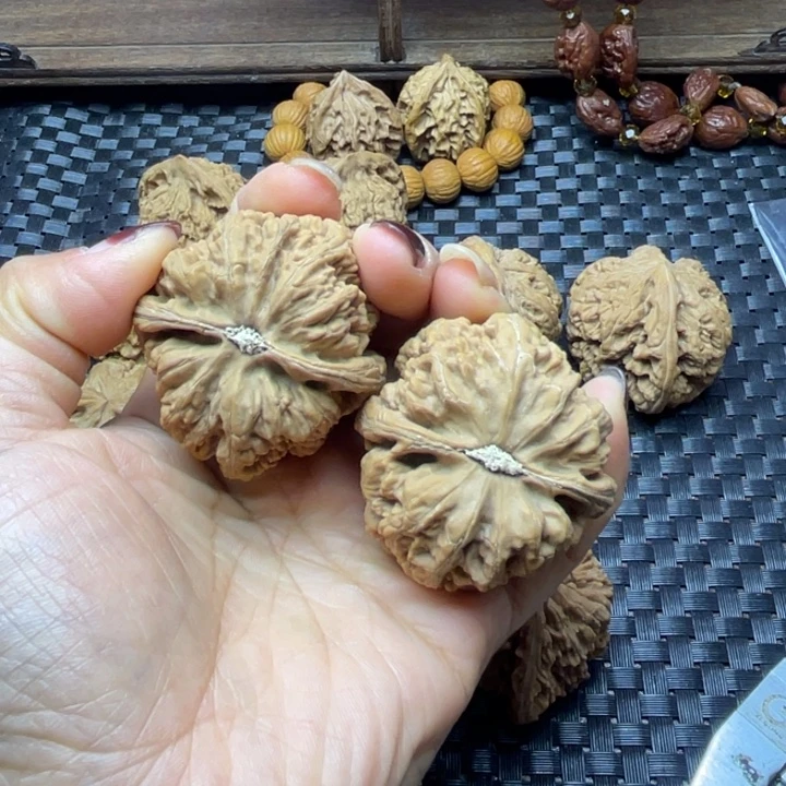 小****吊坠文玩核桃粗筋