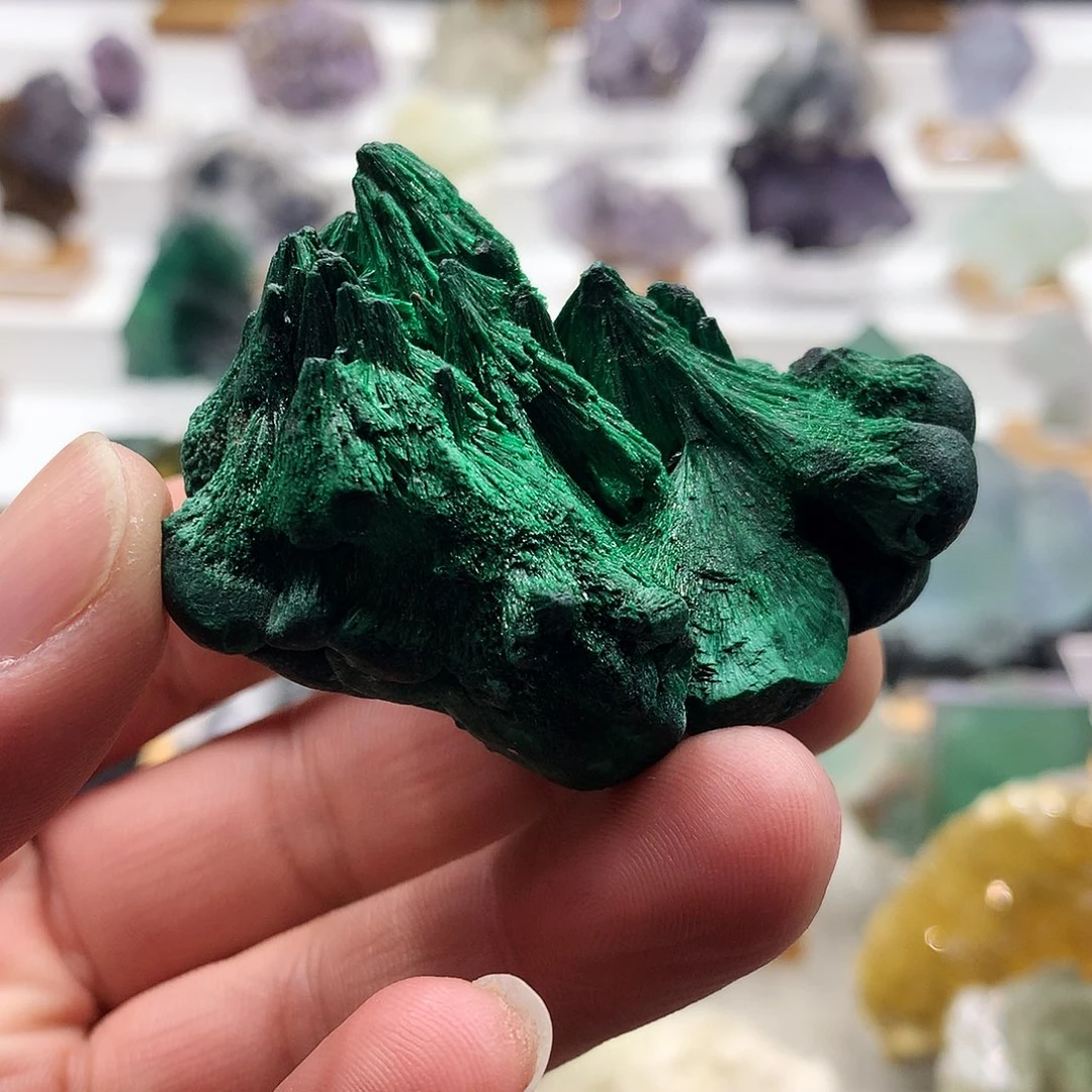 石材球状，针状孔雀矿石