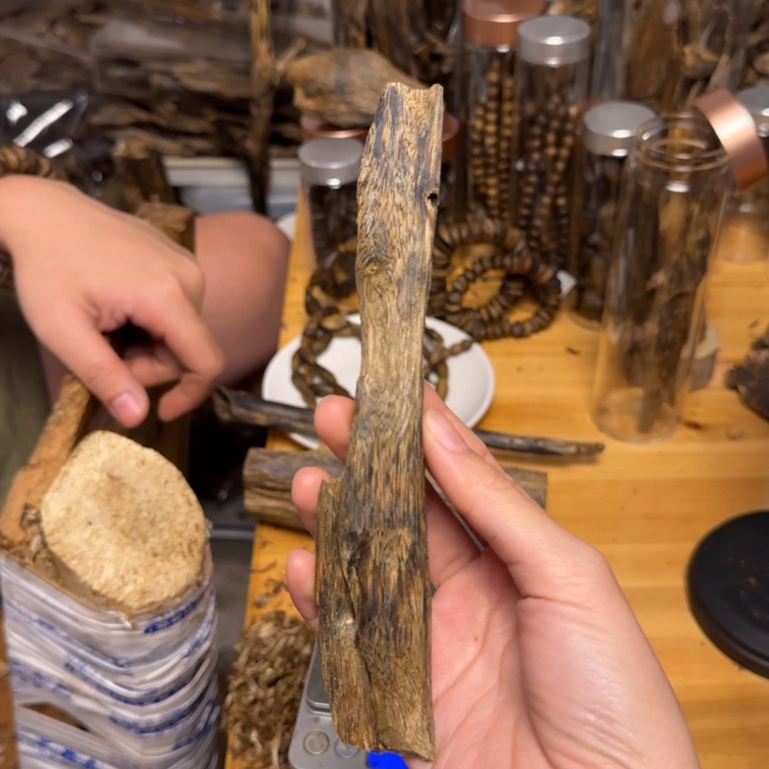 沉香碎屑沉香白棋块料24克