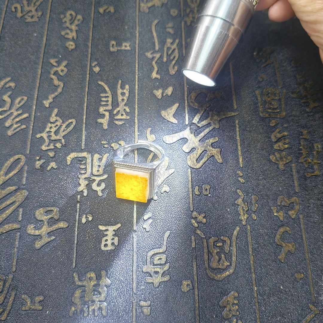 18*14新店开业天然正品和田玉红沁料原石戒面戒指托合金男款