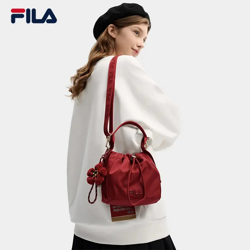 FILA/斐乐【斜跨单肩】斜挎包春季新年款红色女户外休闲F13W619167F