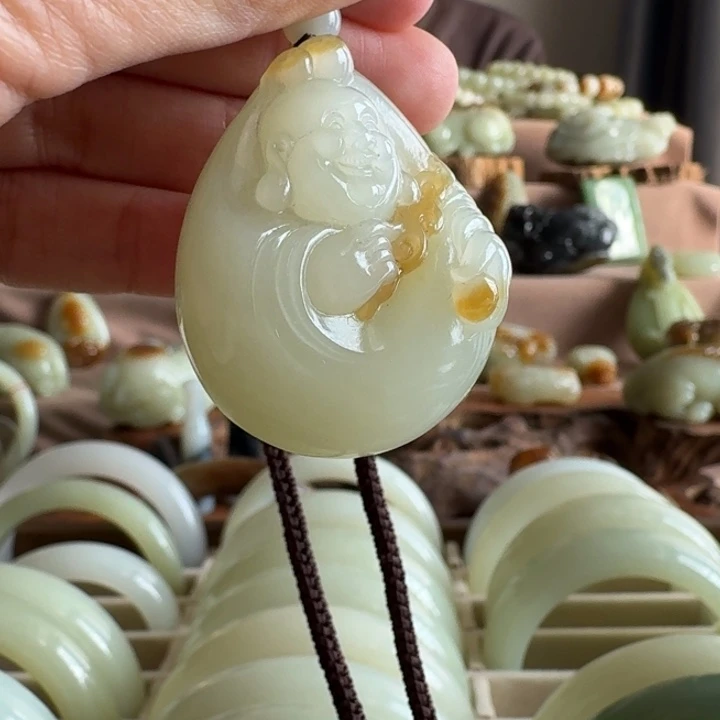 和田玉（糖玉）未镶嵌挂件