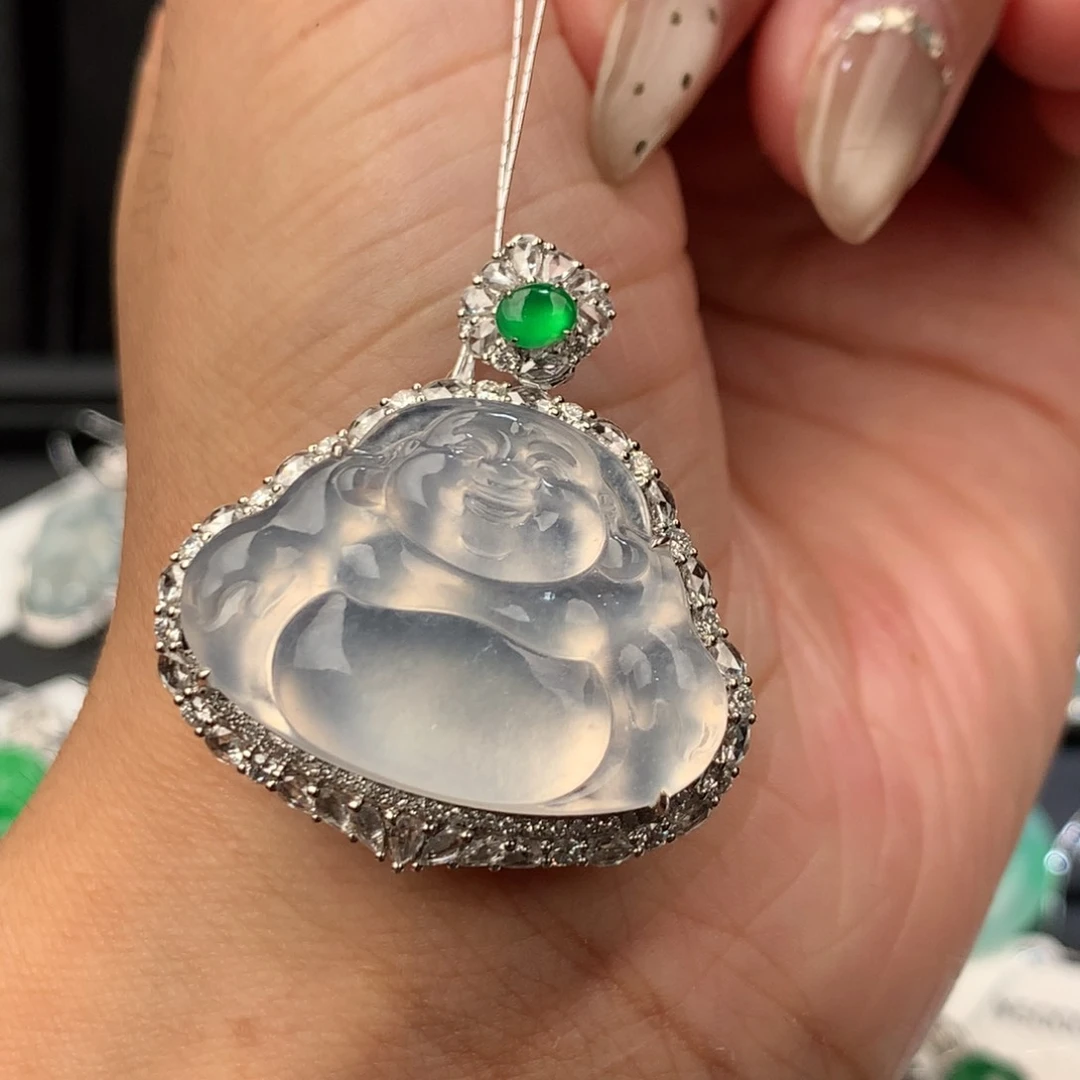 颈饰18K金镶嵌翡翠佛公