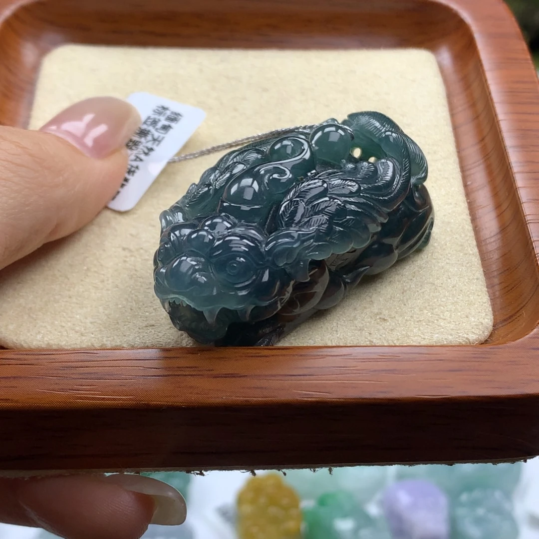 翡翠未镶嵌颈饰41